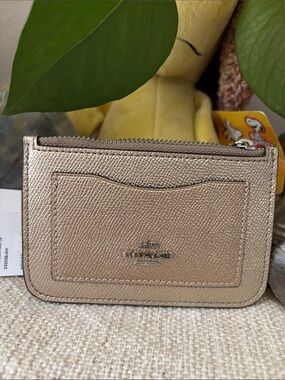 Coach Women's Zip Top Gold Colorblock Card Case